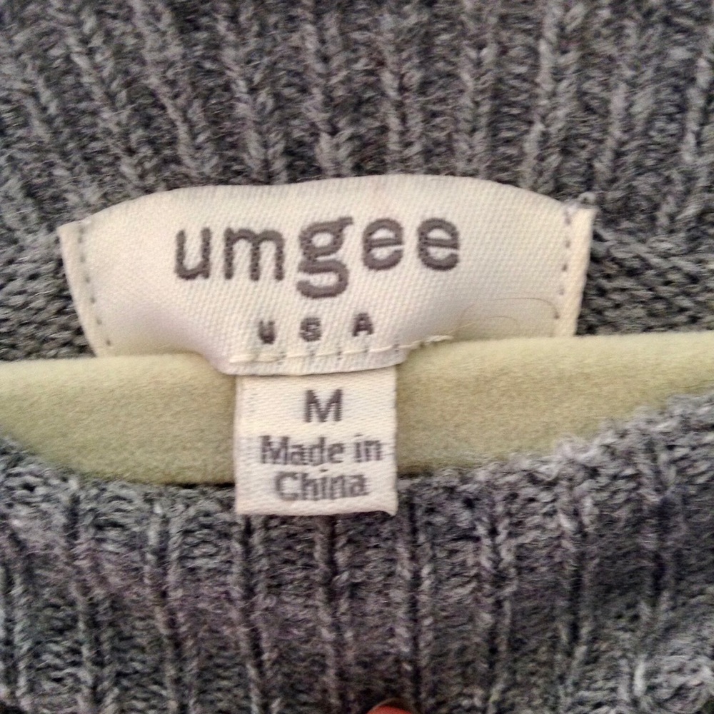 Gray Ruffle Sleeve Sweater - Picture 2 of 3